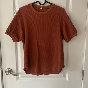 Uniqlo waffle short sleeve burnt orange